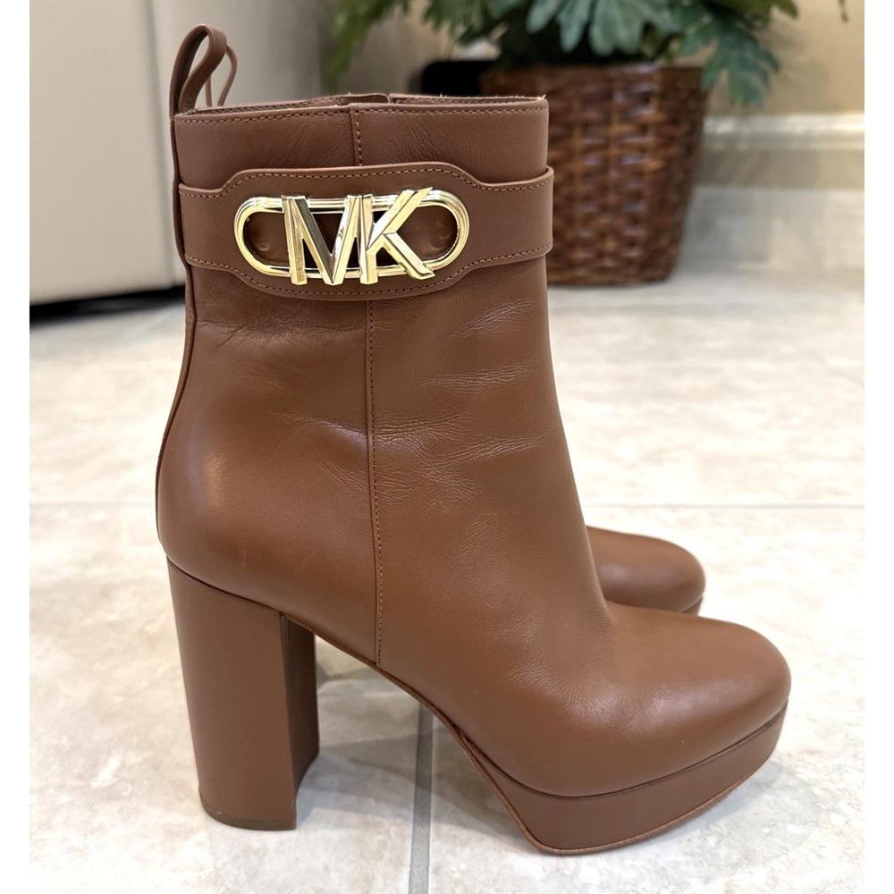 Michael Kors Parker LEATHER PLATFORM HEEL BOOTS Sz 7.5 Luggage Brown Bootie Shoe